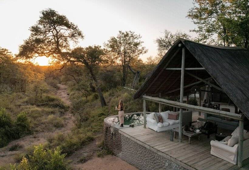 Hôtel Nsala Wilderness Camp