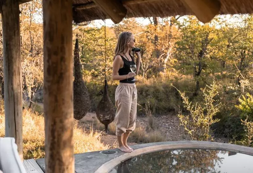 Hotelli Nsala Wilderness Camp