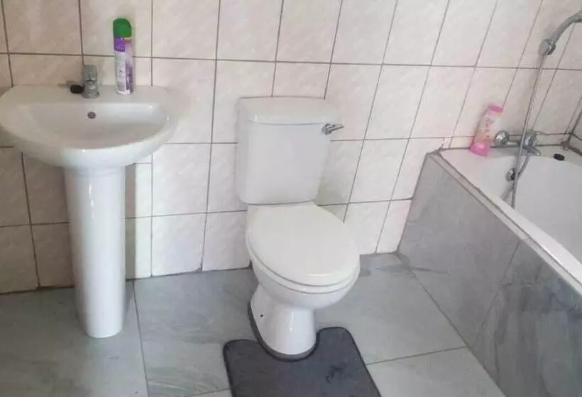 ホテル Shakwaneng Lodge