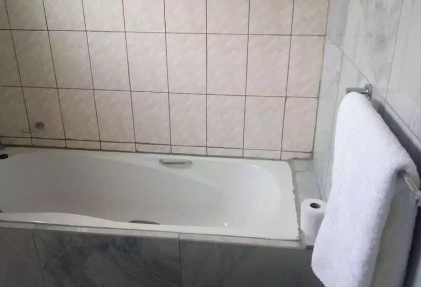 ホテル Shakwaneng Lodge