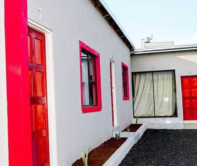 ホテル Shakwaneng Lodge