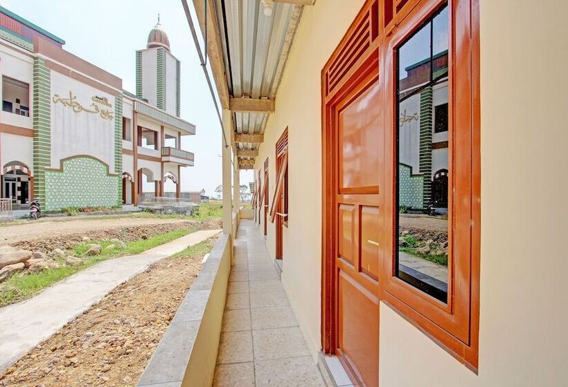 Otel Spot On 92930 Syifa Guest House Syariah