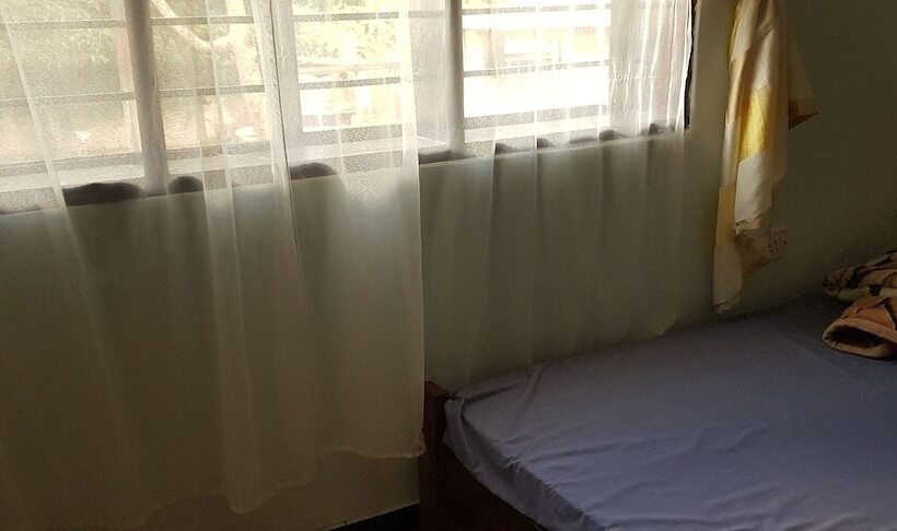 בית מלון כפרי Tanzanin Eco Home & Camp