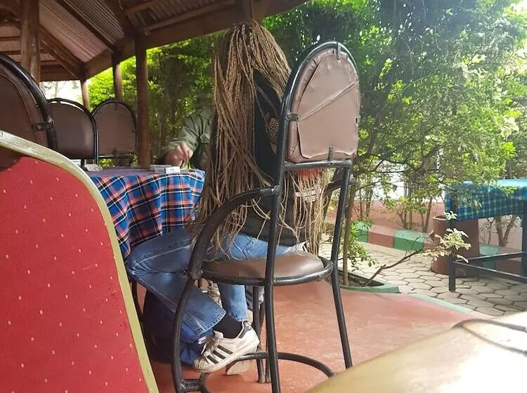 ホテル Tanzanin Eco Home & Camp