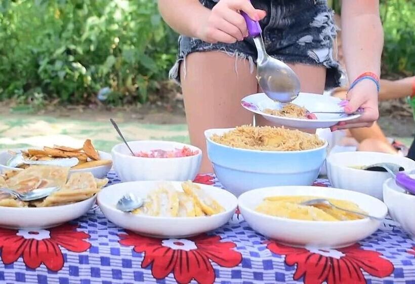 בית מלון כפרי Tanzanin Eco Home & Camp