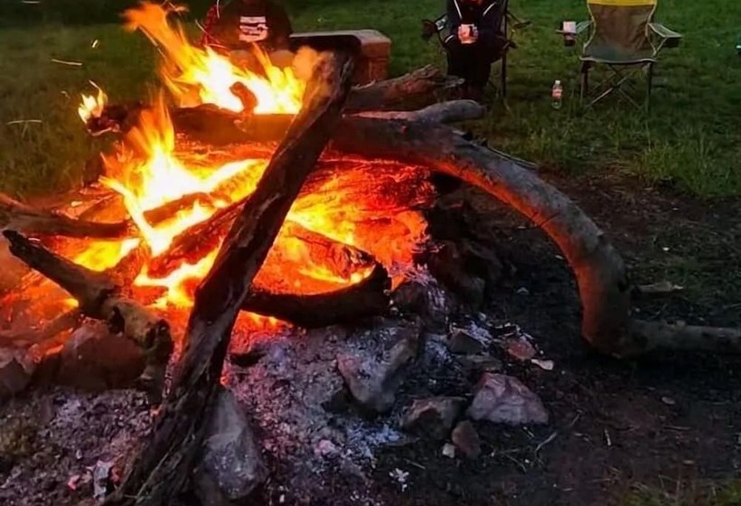 בית מלון כפרי Tanzanin Eco Home & Camp