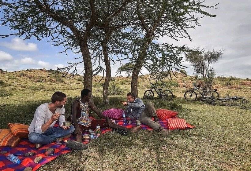 בית מלון כפרי Tanzanin Eco Home & Camp