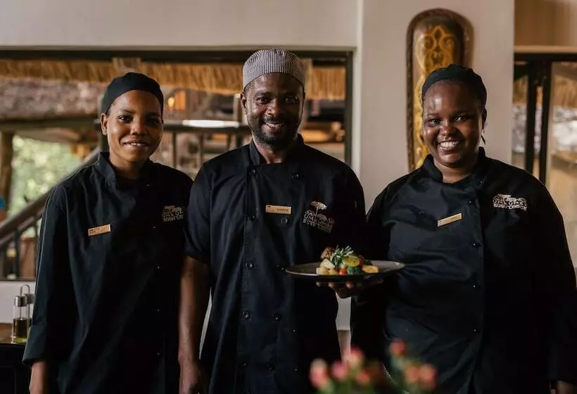 ホテル Umkumbe Bush Lodge   Luxury Tented Camp