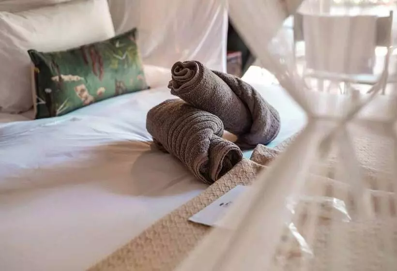 ホテル Umkumbe Bush Lodge   Luxury Tented Camp