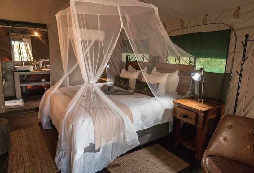 호텔 Umkumbe Bush Lodge   Luxury Tented Camp