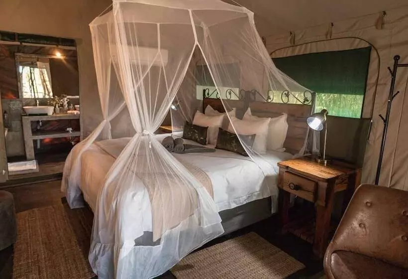 ホテル Umkumbe Bush Lodge   Luxury Tented Camp