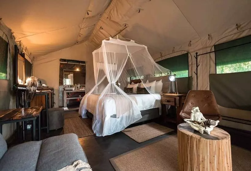 ホテル Umkumbe Bush Lodge   Luxury Tented Camp