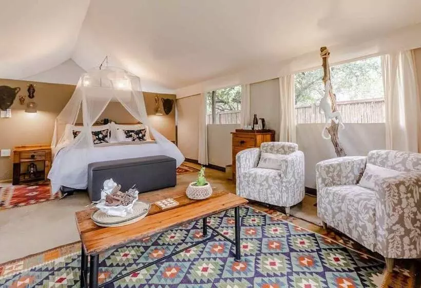 ホテル Umkumbe Bush Lodge   Luxury Tented Camp