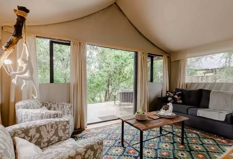 ホテル Umkumbe Bush Lodge   Luxury Tented Camp