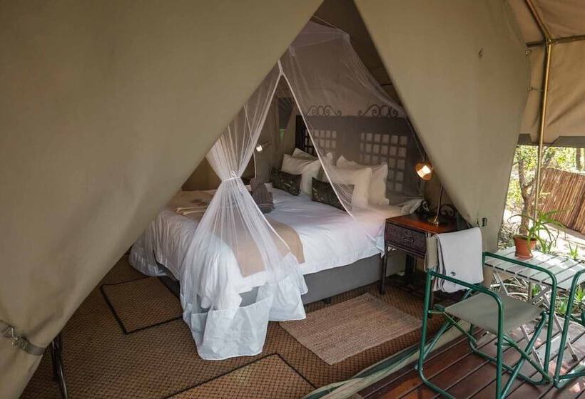호텔 Umkumbe Bush Lodge   Luxury Tented Camp