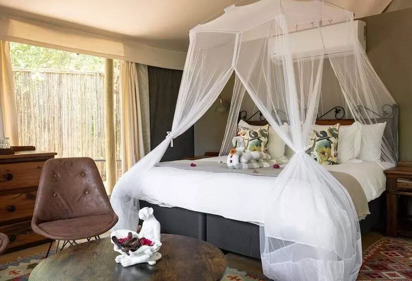 ホテル Umkumbe Bush Lodge   Luxury Tented Camp