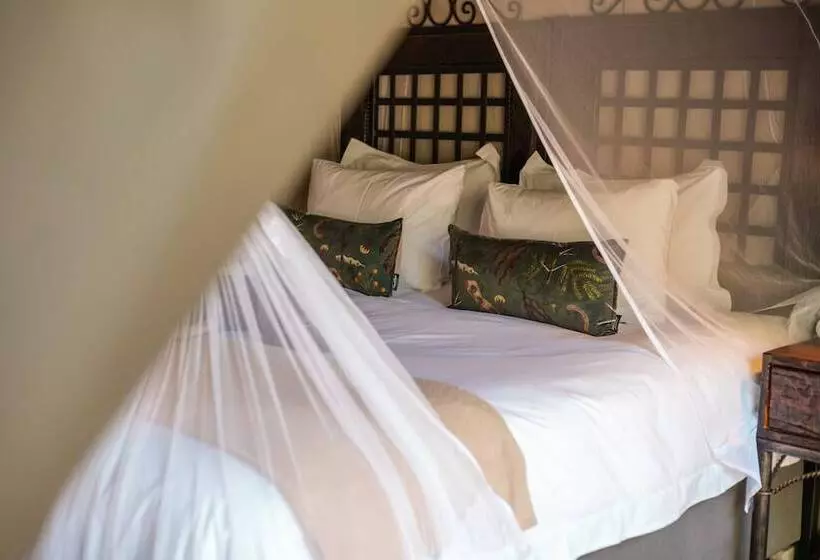 ホテル Umkumbe Bush Lodge   Luxury Tented Camp