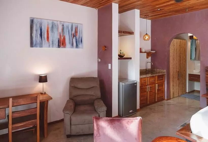 Iluminar Beachfront Suite