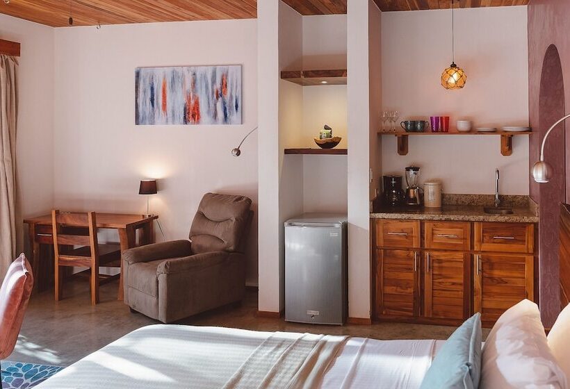 Iluminar Beachfront Suite