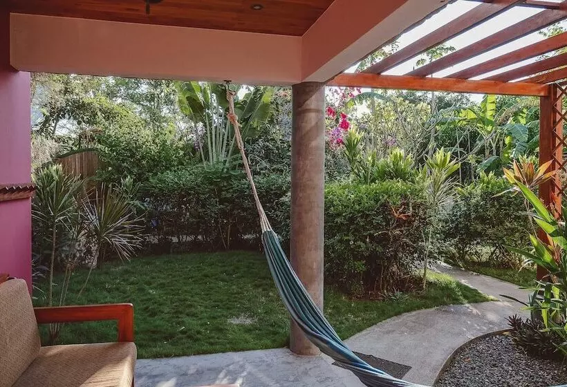 Iluminar Beachfront Suite