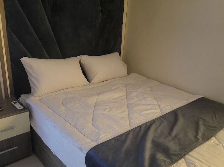 膳宿费 Alibaba Pyramids View