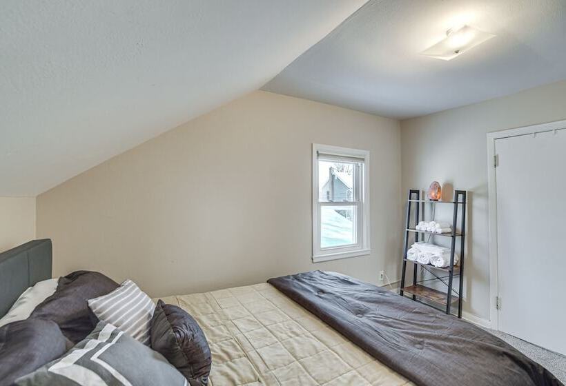 Charming Crookston Home: Walk To Downtown!