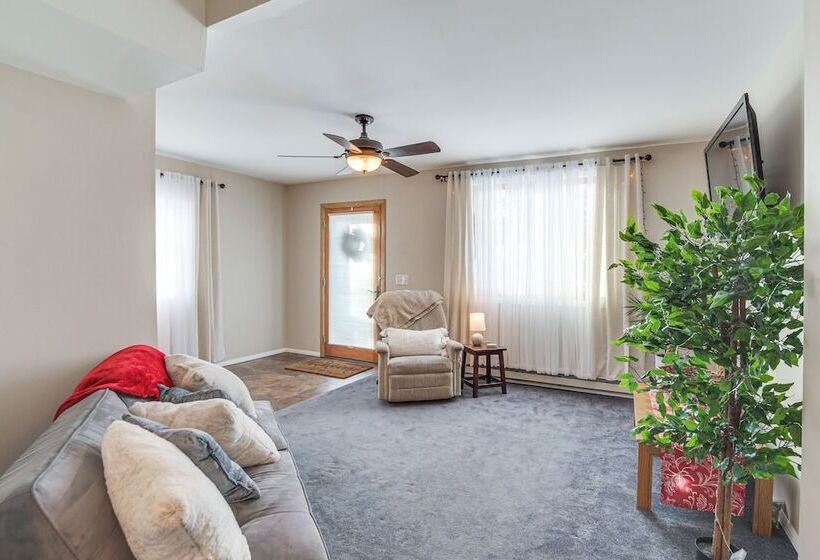 Charming Crookston Home: Walk To Downtown!