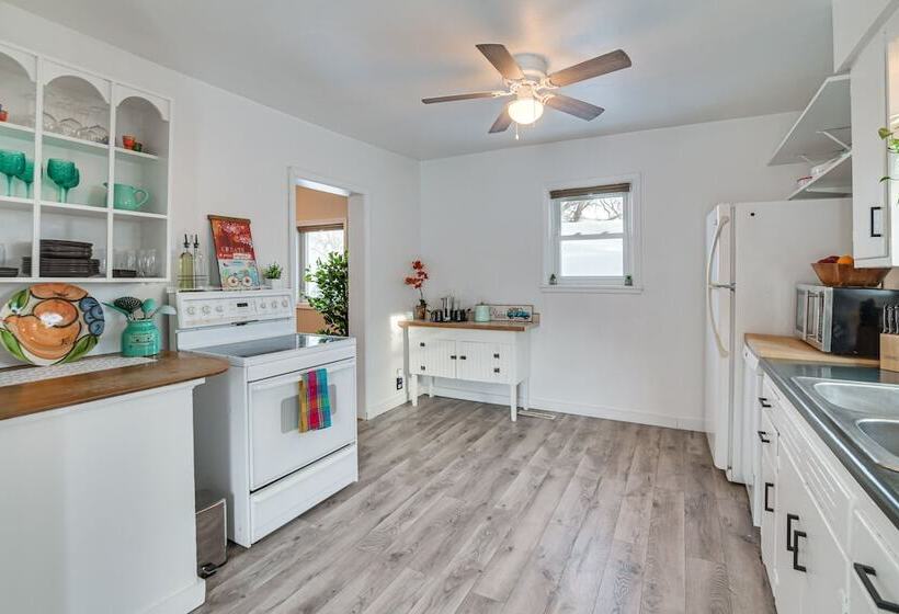 Charming Crookston Home: Walk To Downtown!