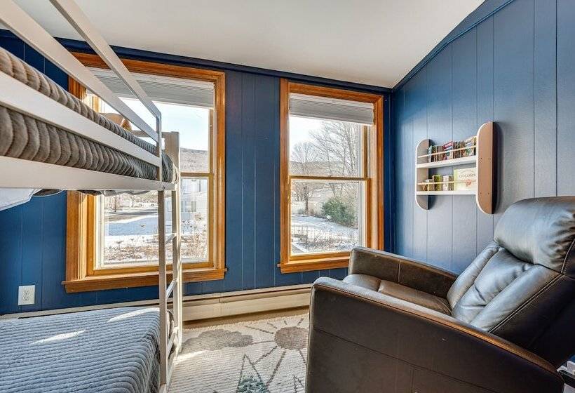 Comfortable Lincoln Home: Walk To Main Street!