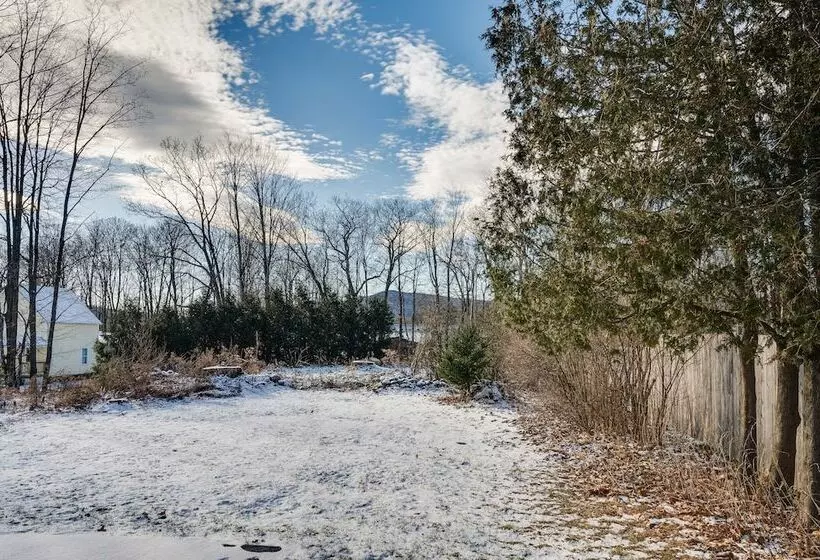 Comfortable Lincoln Home: Walk To Main Street!