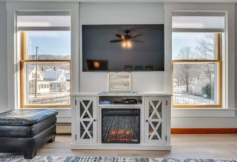 Comfortable Lincoln Home: Walk To Main Street!