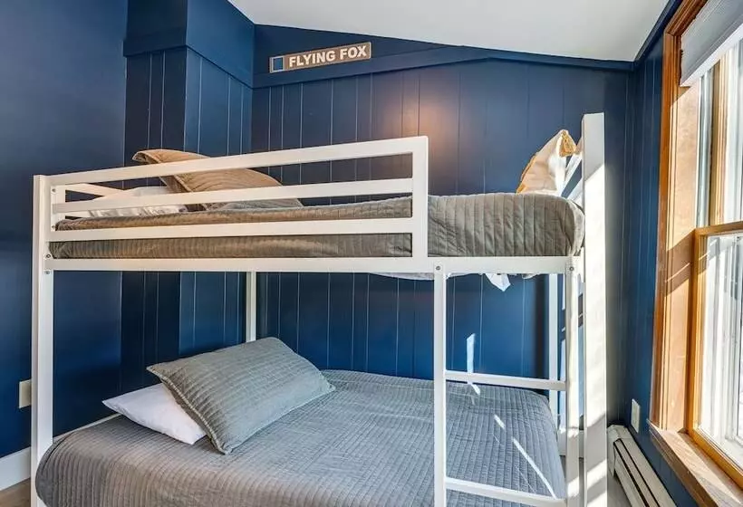 Comfortable Lincoln Home: Walk To Main Street!