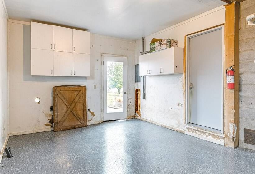 Cozy Richmond Home W/ Fire Pit: Walk, Bike & More!