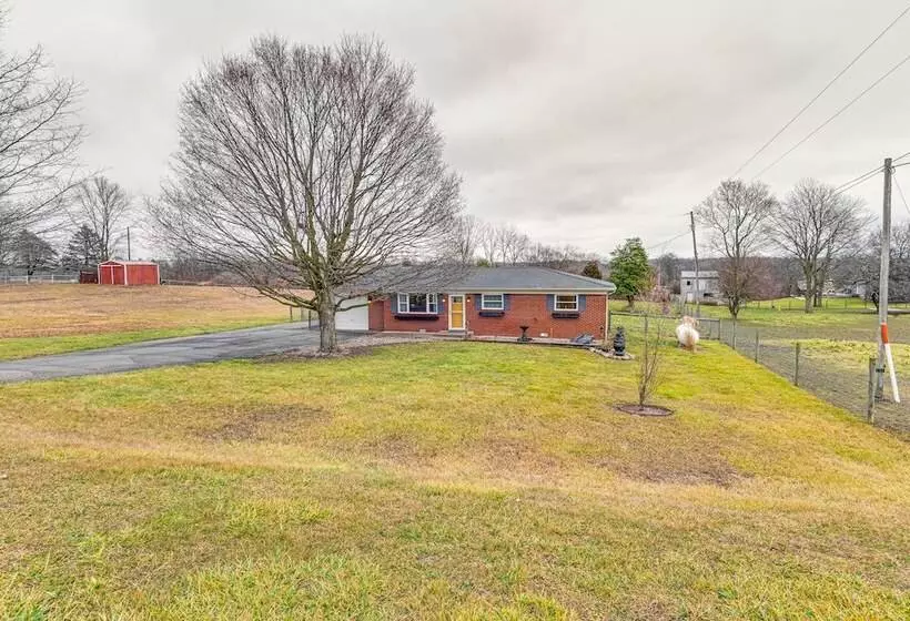 Cozy Richmond Home W/ Fire Pit: Walk, Bike & More!