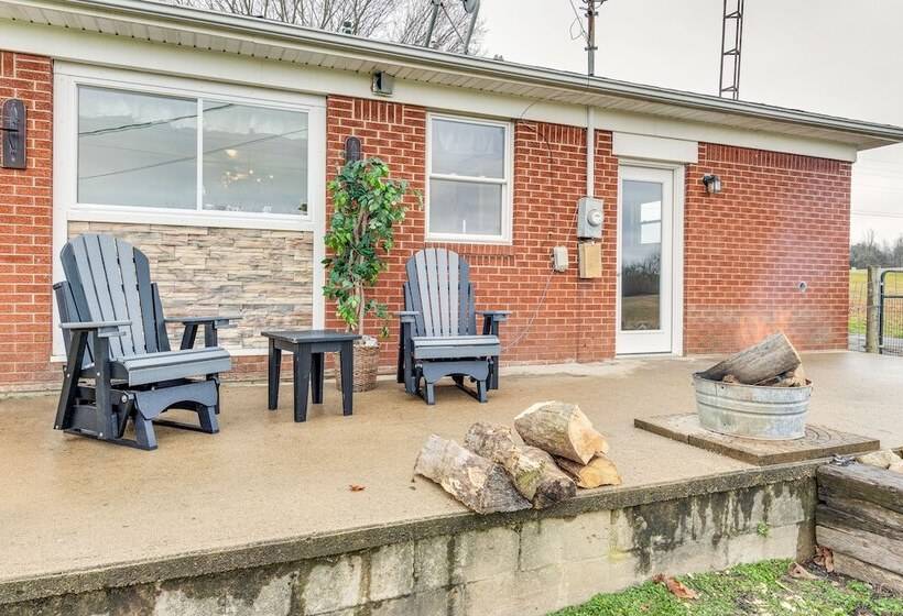 Cozy Richmond Home W/ Fire Pit: Walk, Bike & More!