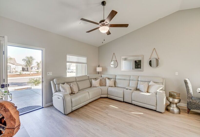 Dog Friendly Home Near Golfing In Bakersfield!