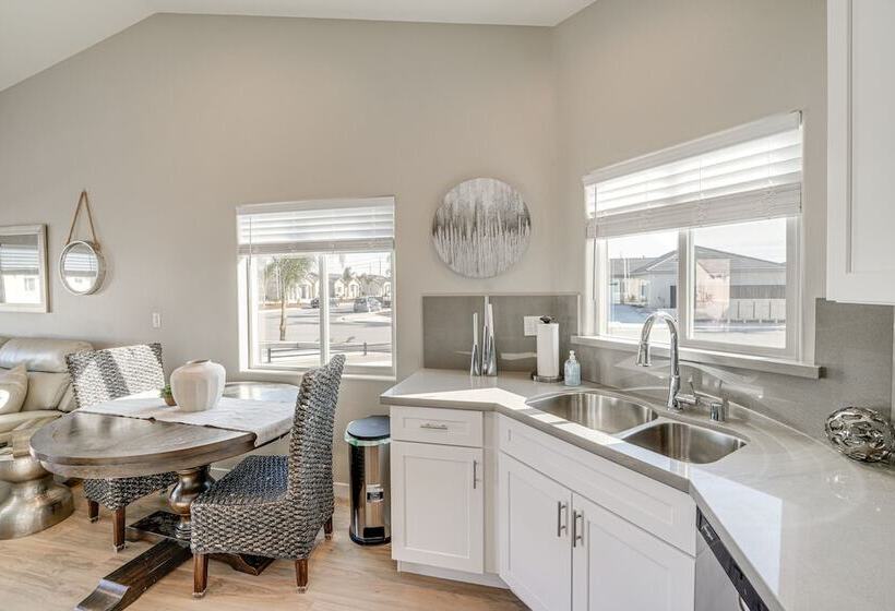 Dog Friendly Home Near Golfing In Bakersfield!