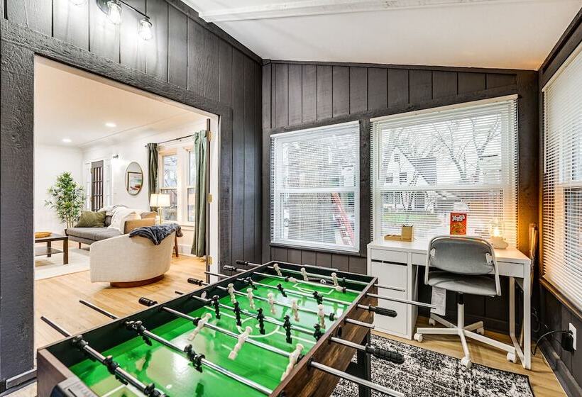 Dog Friendly Pleasant Ridge Home: 13 Mi To Detroit