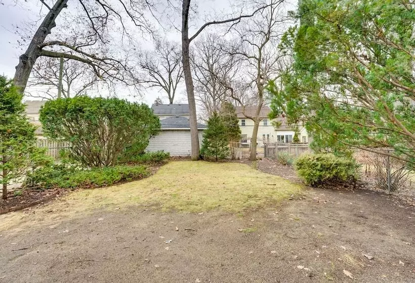 Dog Friendly Pleasant Ridge Home: 13 Mi To Detroit