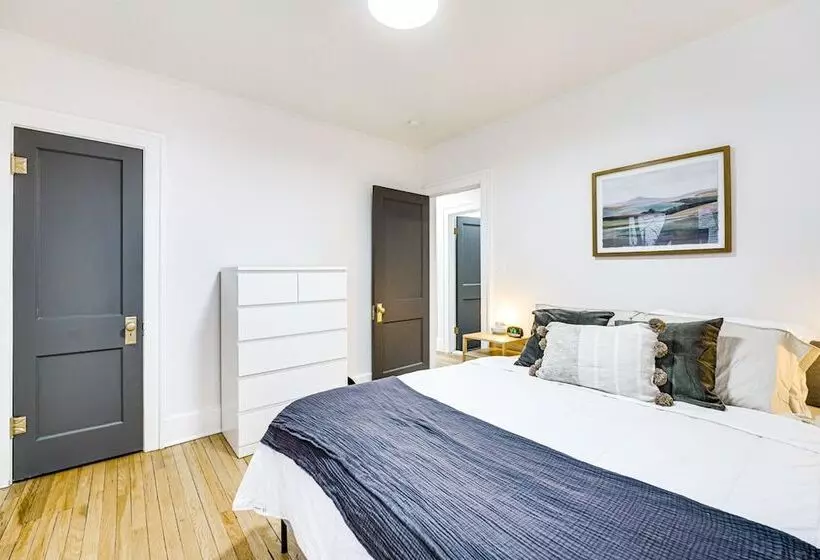 Dog Friendly Pleasant Ridge Home: 13 Mi To Detroit