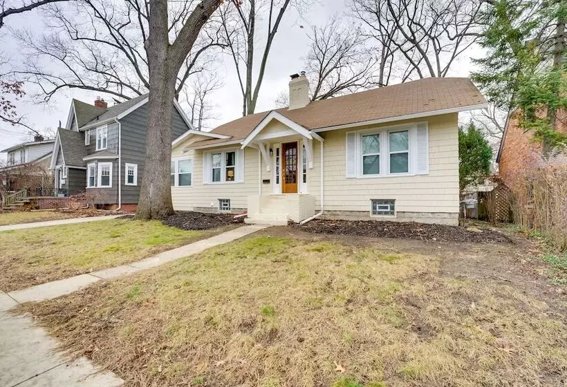 Dog Friendly Pleasant Ridge Home: 13 Mi To Detroit