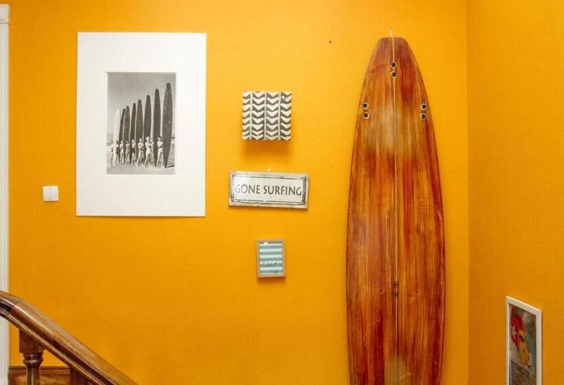 Family Surfers Hostel