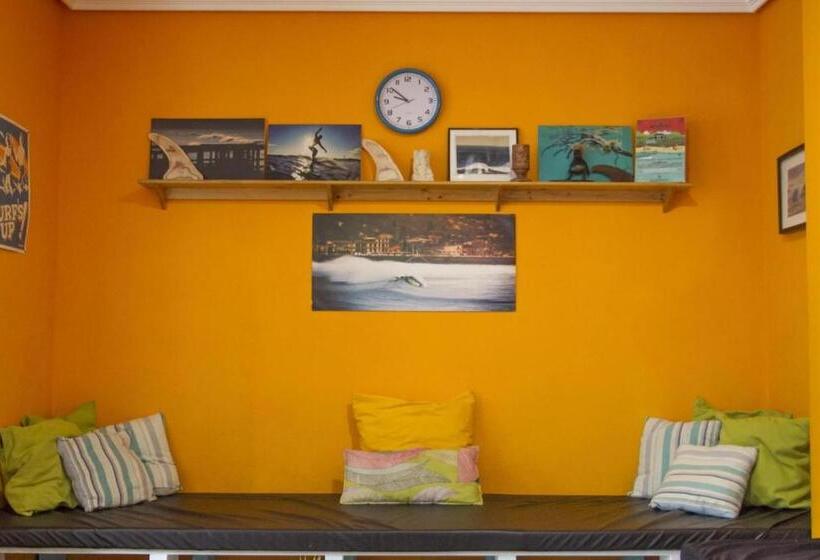 Family Surfers Hostel