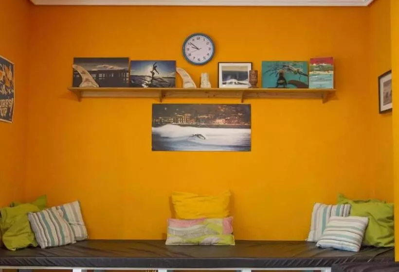 Family Surfers Hostel