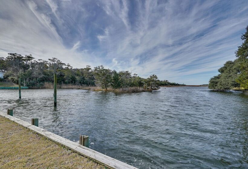 Hatteras Island Hideaway: Waterfront, Canal Access