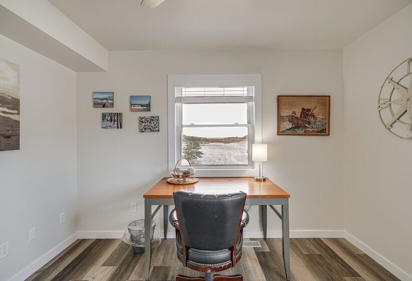 Hatteras Island Hideaway: Waterfront, Canal Access