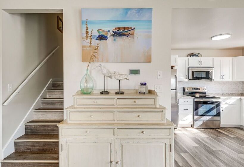 Hatteras Island Hideaway: Waterfront, Canal Access