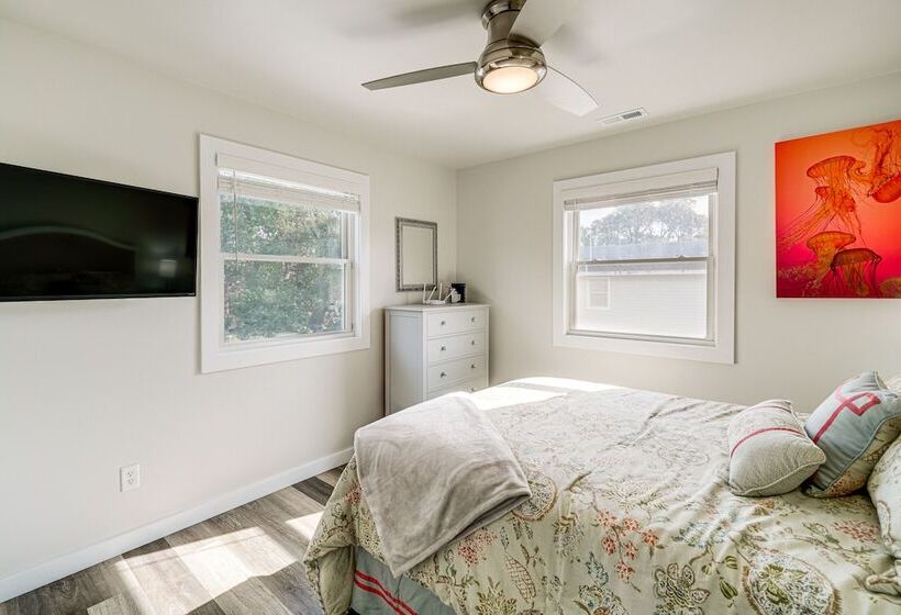 Hatteras Island Hideaway: Waterfront, Canal Access