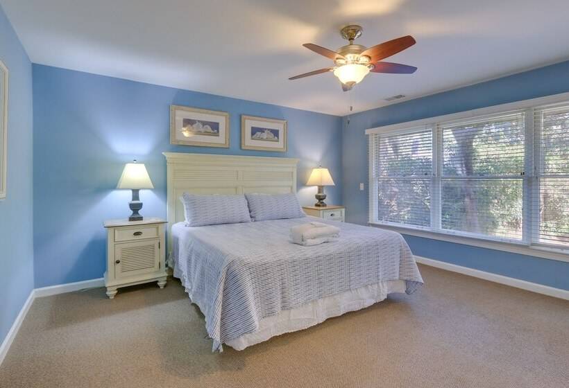 Hilton Head Island Resort Home W/ Community Beach!