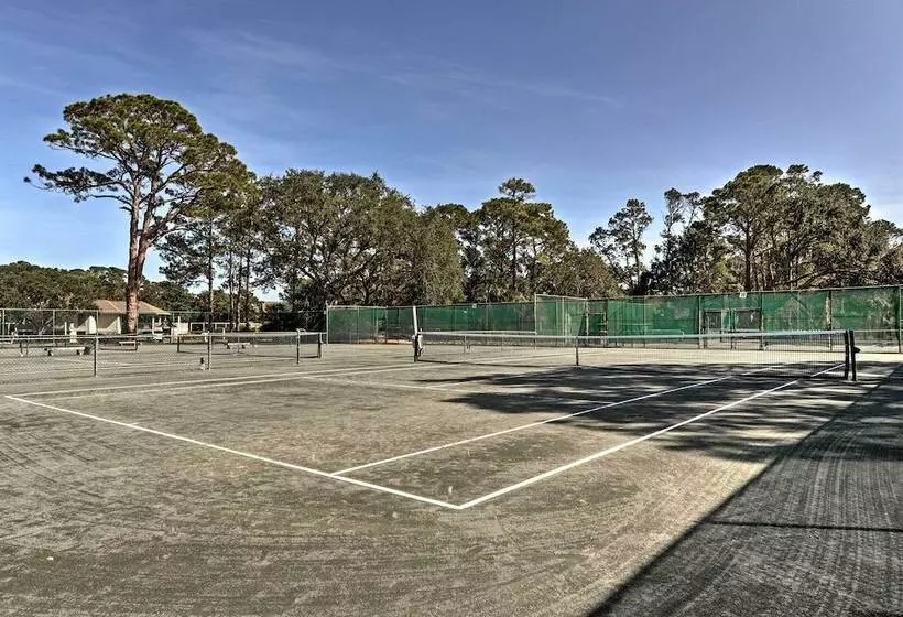 Hilton Head Island Resort Home W/ Community Beach!